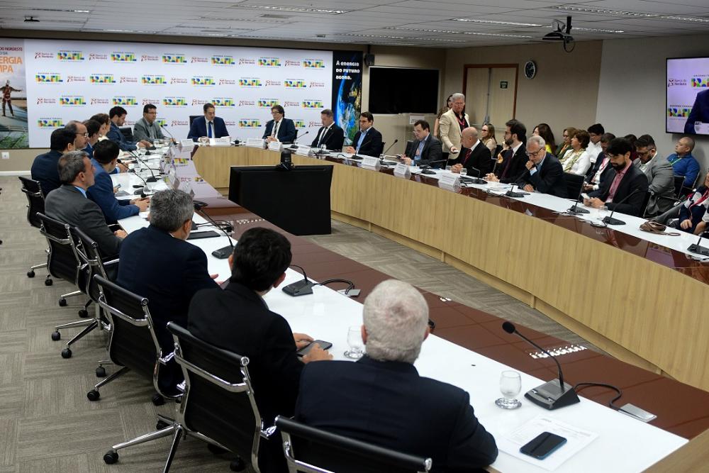 A programação do Fundo Constitucional para  está R  bilhões equivalentes a  acima do total inicialmente previsto para 