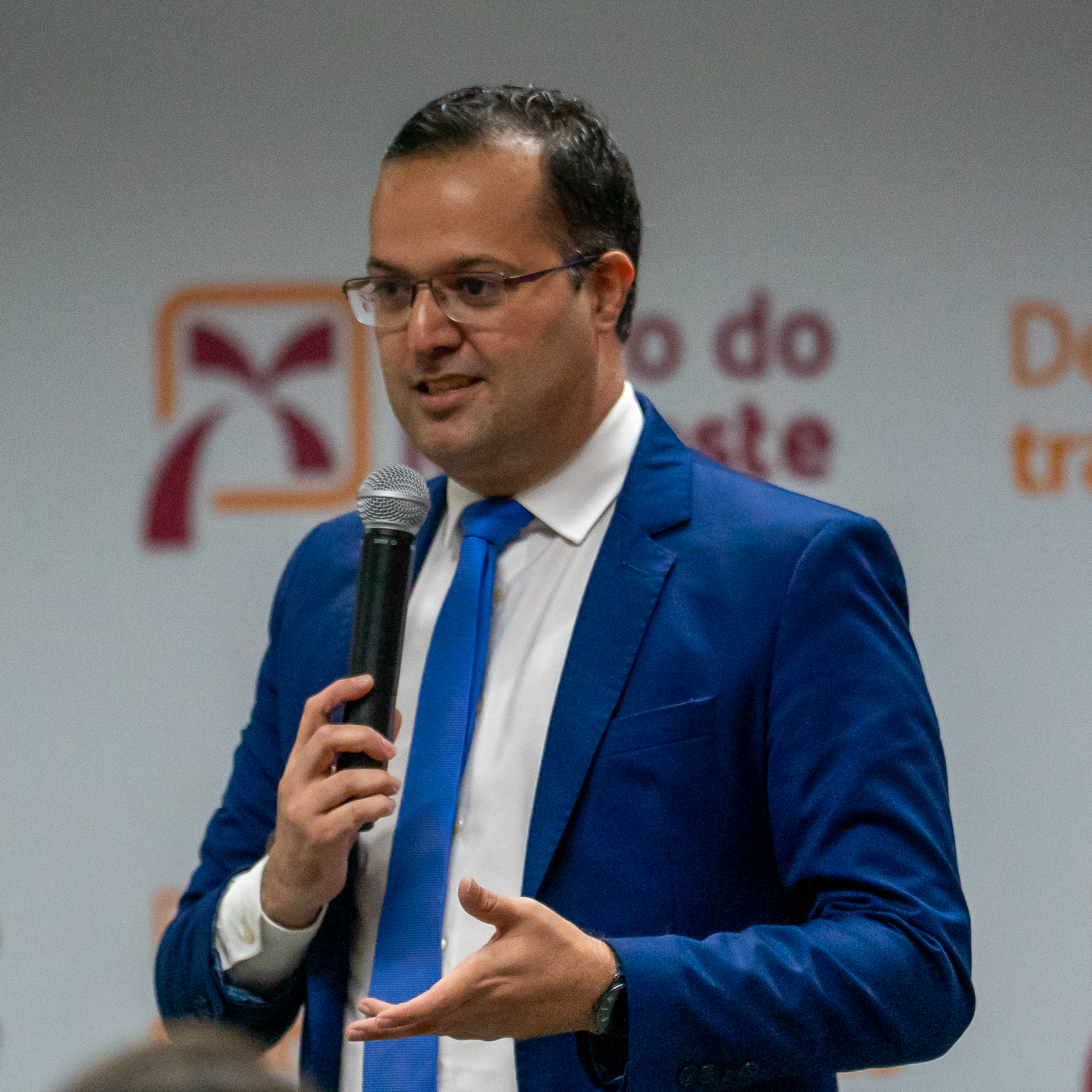 Hugo Queiroz afirma que as contratações demonstram confiança dos empresários na economia de Pernambuco (Foto: Luan Tavares)