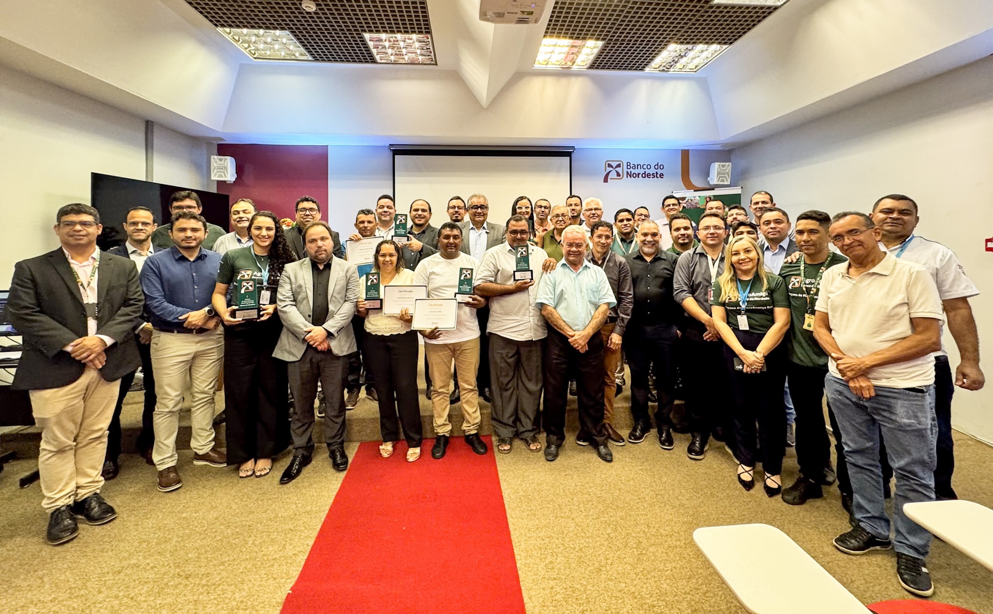 Premiados, parceiros e colaboradores BNB ao final da solenidade (Foto - Alinne Rocha)